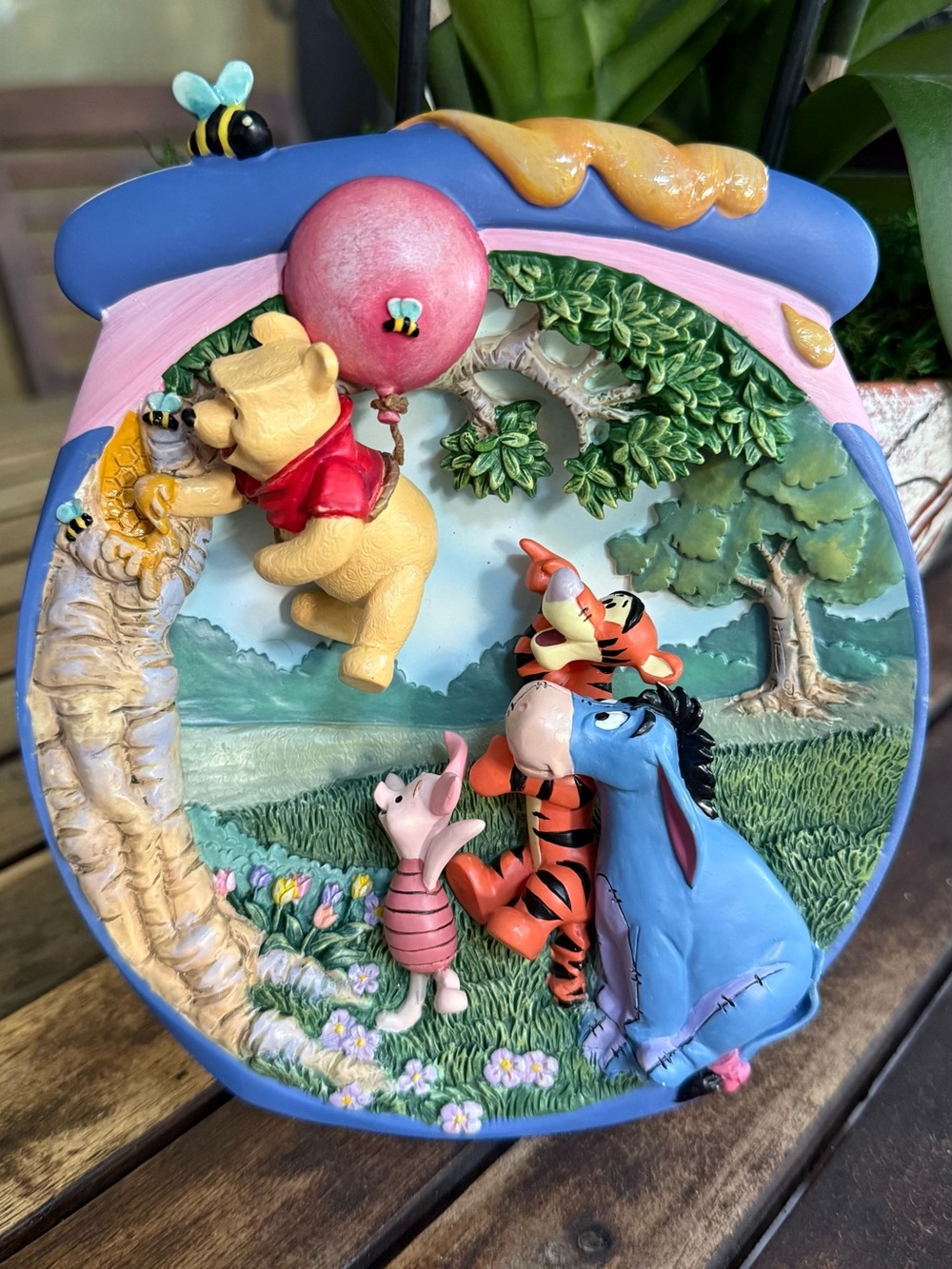 The Disney Bradford Exchange Sixth issue 3D plate "Pooh's Hunnypot Adventures”